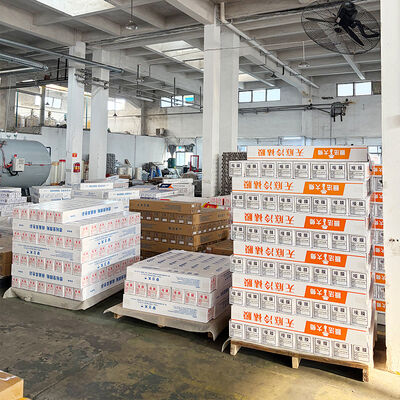 Ein guter Preis. 1.26*202M bodenlose Kaltlaminierungsfolie hochtemperaturbeständig hohe Viskosität Online