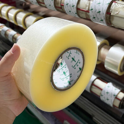 Ein guter Preis. Festklebendes weißes, durchsichtiges Klebstoff BOPP Verpackungsteppich Online